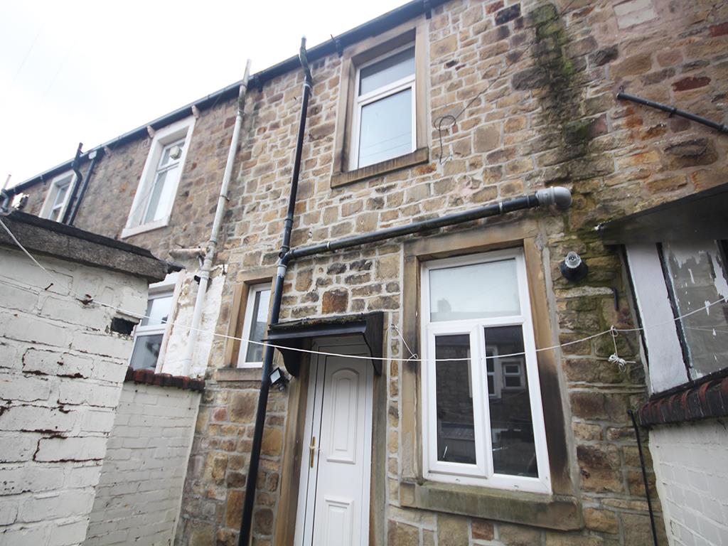 2 bedroom mid terrace house Let Agreed in Barnoldswick - IMG_2932.jpg